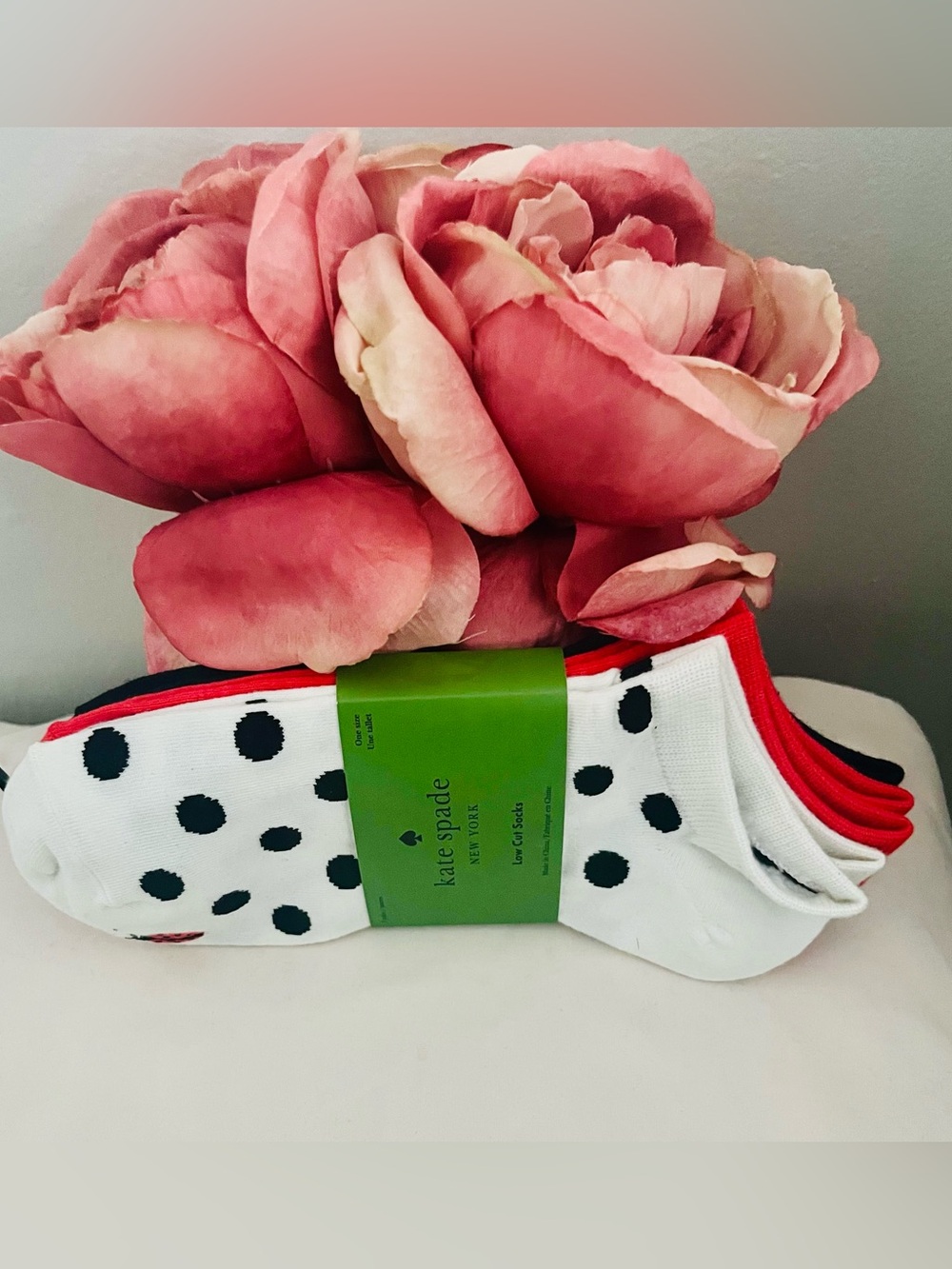 KATE SPADE 3-Pair Footie in Black/White Polka Dot, Orange & Black. NWT. One Size - Picture 3 of 3